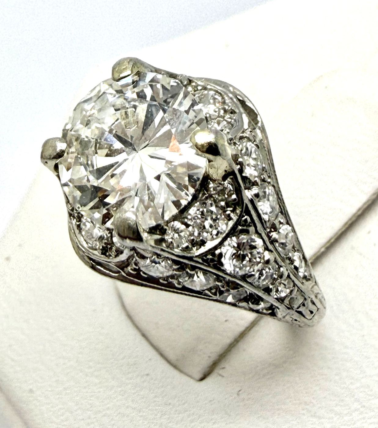 An antique natural diamond ring in platinum